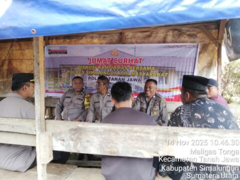 Program Jumat Curhat kembali digelar di wilayah hukum Polsek Tanah Jawa dengan pendekatan yang lebih humanis. Foto: Istimewa.