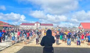 Rutan Kelas IIB Humbang Hasundutan mengadakan kegiatan senam pagi bersama seluruh Warga Binaan Pemasyarakatan (WBP). Foto: Dok. Istimewa.