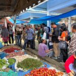 Sat Reskrim Polres Simalungun turun langsung ke lapangan melakukan inspeksi mendadak (sidak) pasar guna memastikan ketersediaan bahan pokok dan stabilitas harga di wilayah Kabupaten Simalungun. Foto: Dok. Humas Polres Simalungun.