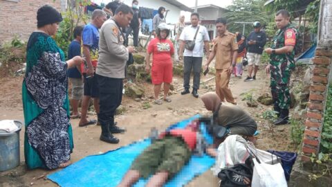 Polsek Siantar Barat merespons laporan masyarakat dengan melakukan pengecekan TKP terkait seorang pria paruh baya yang diduga terpeleset di pinggir Sungai Bah Bolon. Foto: Dok. Istimewa.