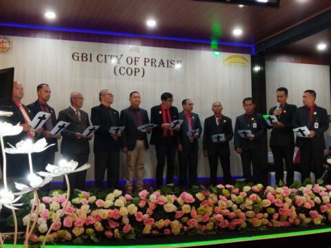 Kasat Binmas IPTU Maxi J. Manurung menghadiri Perayaan Natal Asosiasi Pendeta Indonesia (API) Kota Pematangsiantar yang digelar di GBI City of Praise. Foto: Dok. Humas Polres Pematangsiantar.